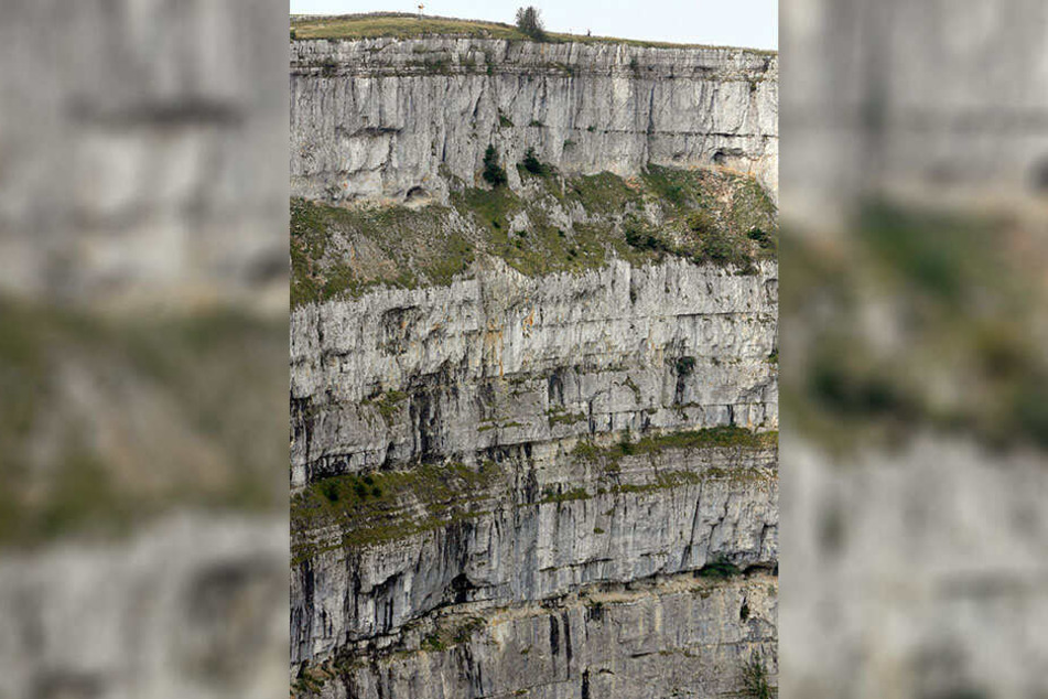 Die Felswände sind 160 Meter tief.