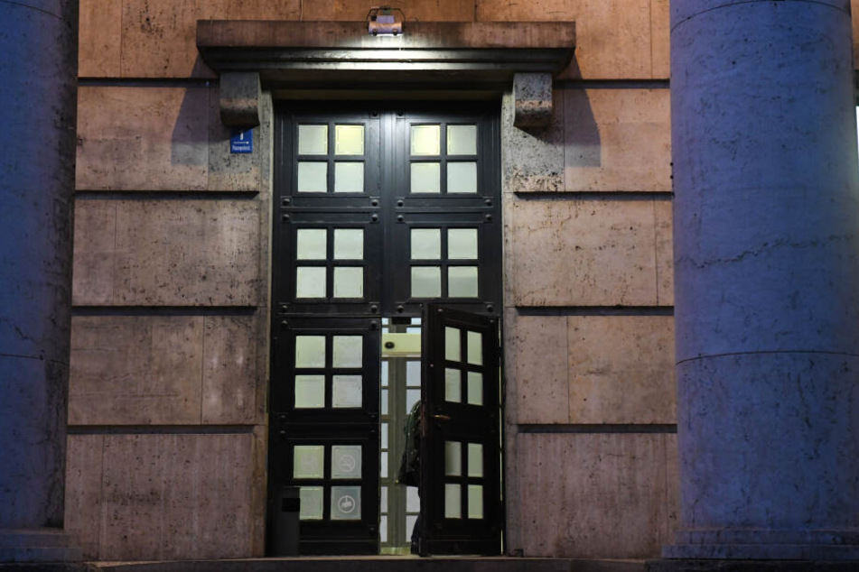 Das Haus der Kunst muss wegen Geldproblemen sparen und strukturiert die Belegschaft um.