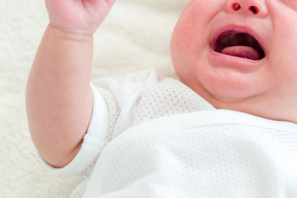 Das Baby mussten immer wieder schwere Verletzungen über sich ergehen lassen. (Symbolbild)