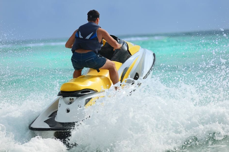 Ein Jet-Ski ist eher ein ungewöhnliches Fluchtgefährt. (Symbolbild)