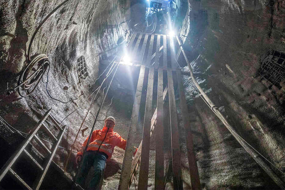 30 Meter tief geht es bislang im Schacht unter die Erde.