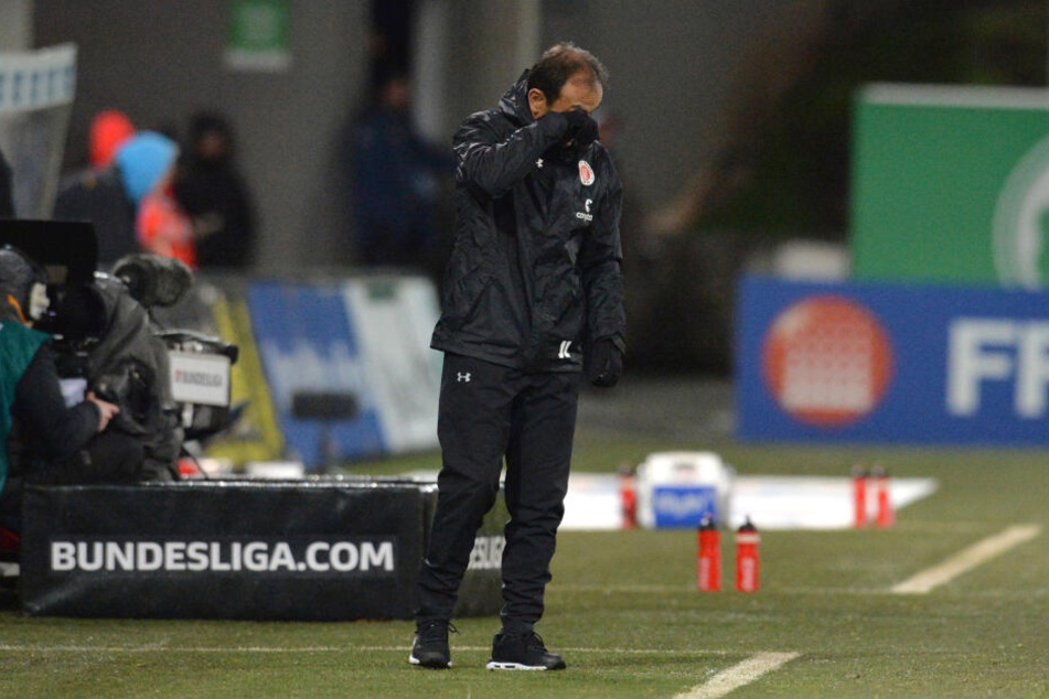 Trainer Jos Luhukay wollte gar nicht hinsehen.