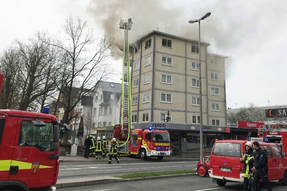 Fast 24 Stunden waren die Feuerwehrleute im Einsatz.