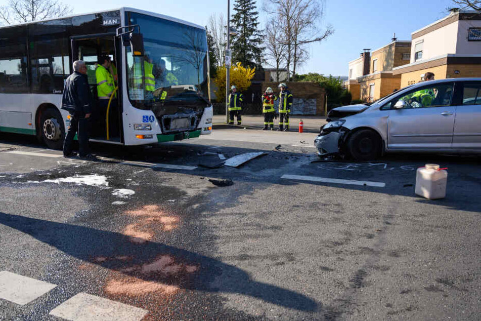 Bei dem Unfall wurden 16 Menschen verletzt.
