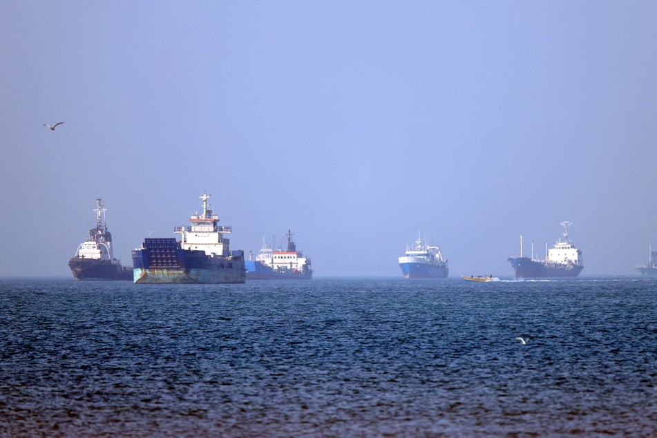 US Navy warplane disables ship that tried to break Iran port blockade