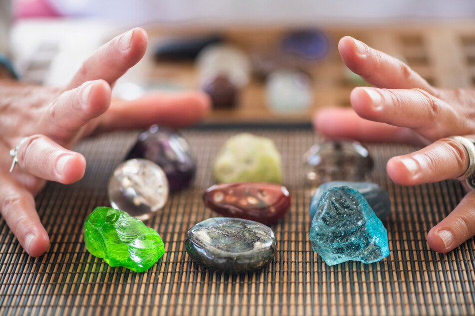 In Tonis Haus der Steine könnt Ihr Mineralien schleifen.