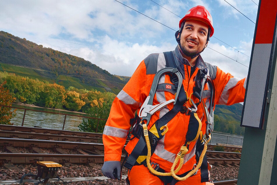 Bei der DB Hamburg warten spannende Perspektiven auf dem Weg zum Signalmechaniker (w/m/d).