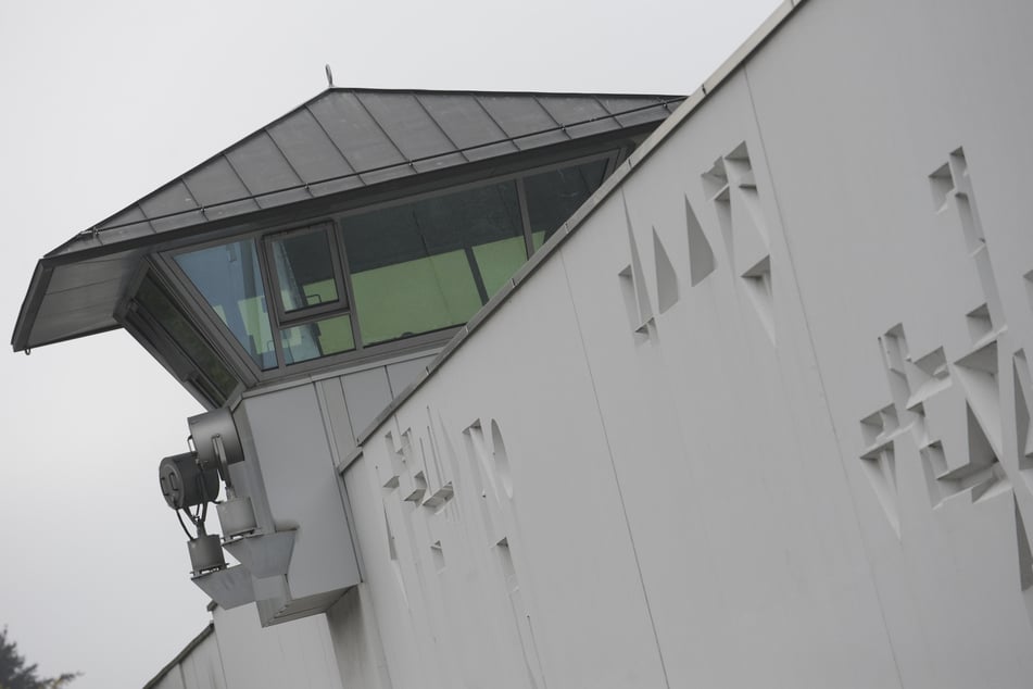 Ein Wachturm der Justizvollzugsanstalt Stadelheim. Hier legt Jimi Blue einen Zwischenstopp ein.