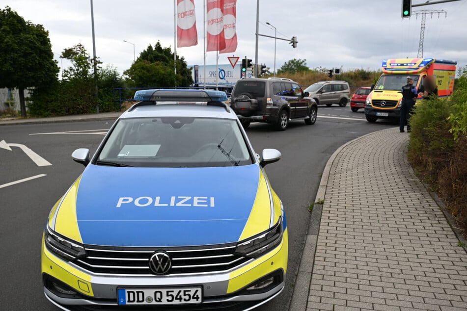 Die Polizei sicherte die Unfallstelle am "Portitz Treff" ab.