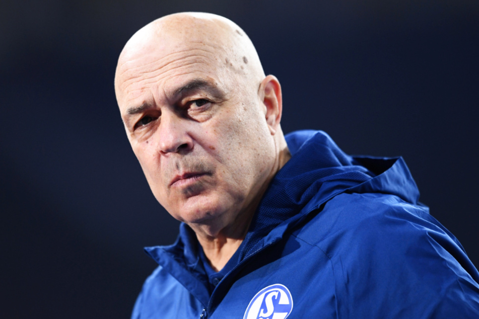 Der vierte S04-Coach der Saison: Auch unter Christian Gross (66) zeigten die Knappen - mit Ausnahme der Anfangsphase - eine schwache Leistung.