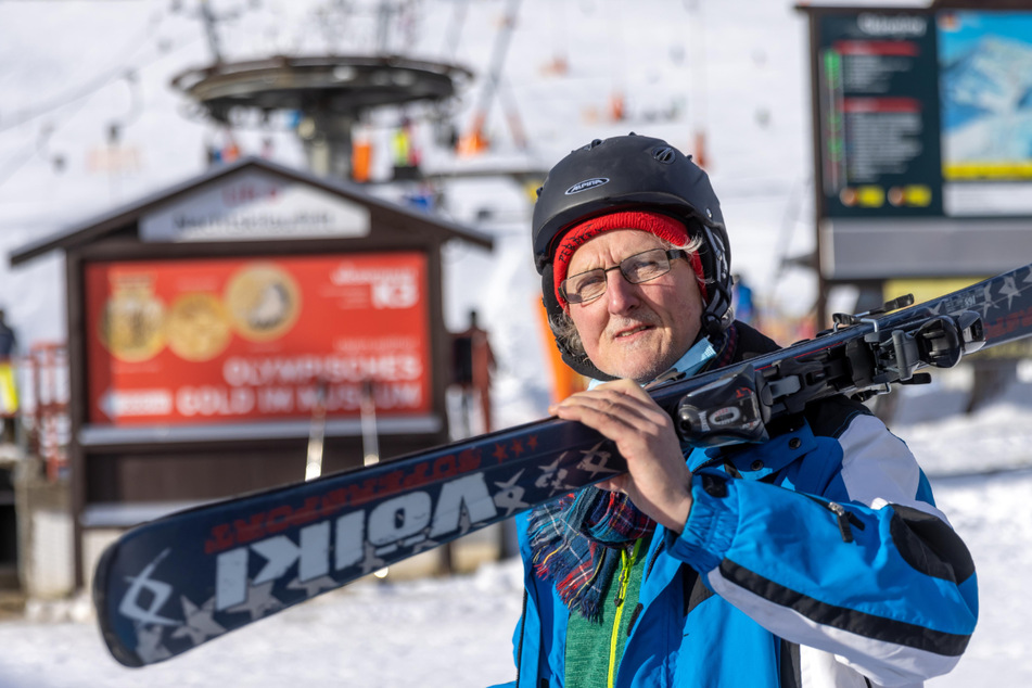 Knut Michael Selke (65) kam aus dem Ilm-Kreis in Thüringen ins sächsische Oberwiesenthal, um die Ski-Saison einzuläuten.