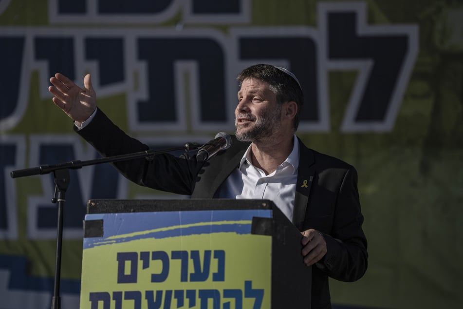 Mehrere Regierungen hatten Israel wegen des Vorgehens im Gaza-Krieg und im Westjordanland mit scharfen Reaktionen gedroht - nun handeln sie. Es trifft unter anderem den israelischen Minister Bezalel Smotrich.