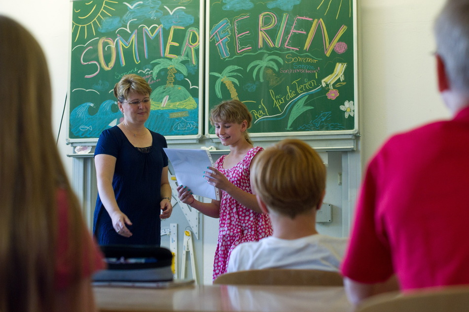 Auch die Lehrer freuen sich nach dem Corona-Chaos-Schuljahr auf die Ferien. Oft waren sie die Puffer zwischen Eltern und Schulbehörden. (Symbolbild)