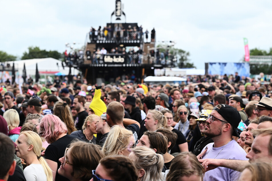 Seit Donnerstag feiern Tausende Menschen beim Deichbrand Festival an der Nordsee.