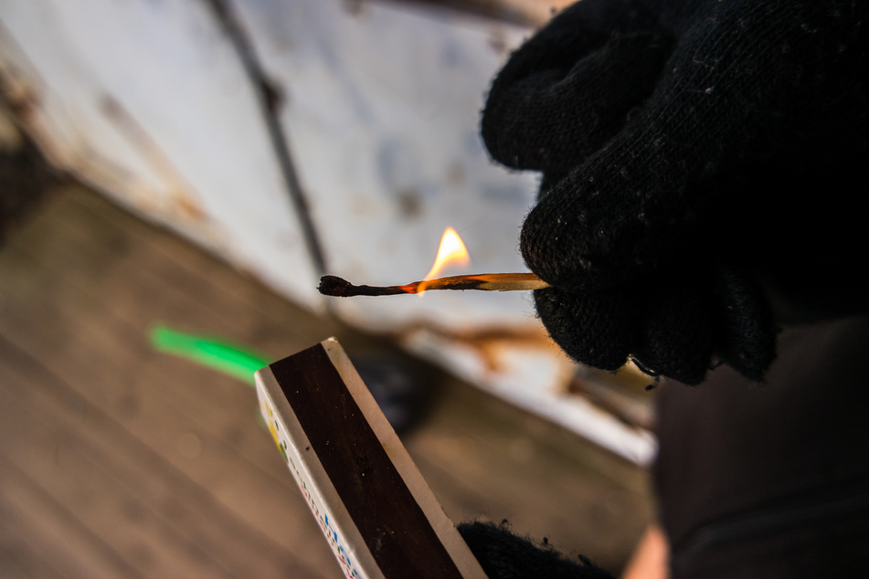 Ist in Halle ein Brandstifter unterwegs?