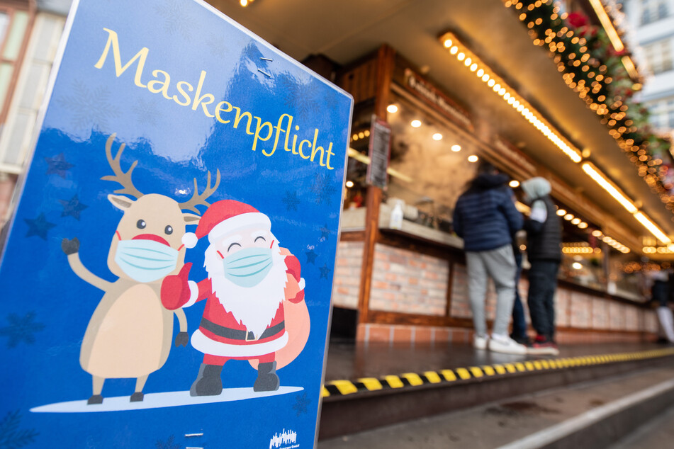 Glühwein sorgt für Corona-Ignoranz: Behörden machen Weihnachtsmarkt dicht