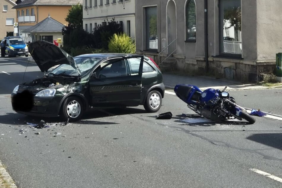 Biker von Opel erfasst: Motorradfahrer im Krankenhaus
