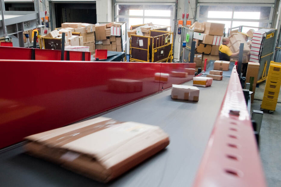 500 Millionen Pakete werden jedes Jahr zurückgesendet: Das sind weit über eine Million Sendungen pro Tag, die der Kunde nicht behalten möchte. (Symbolbild)