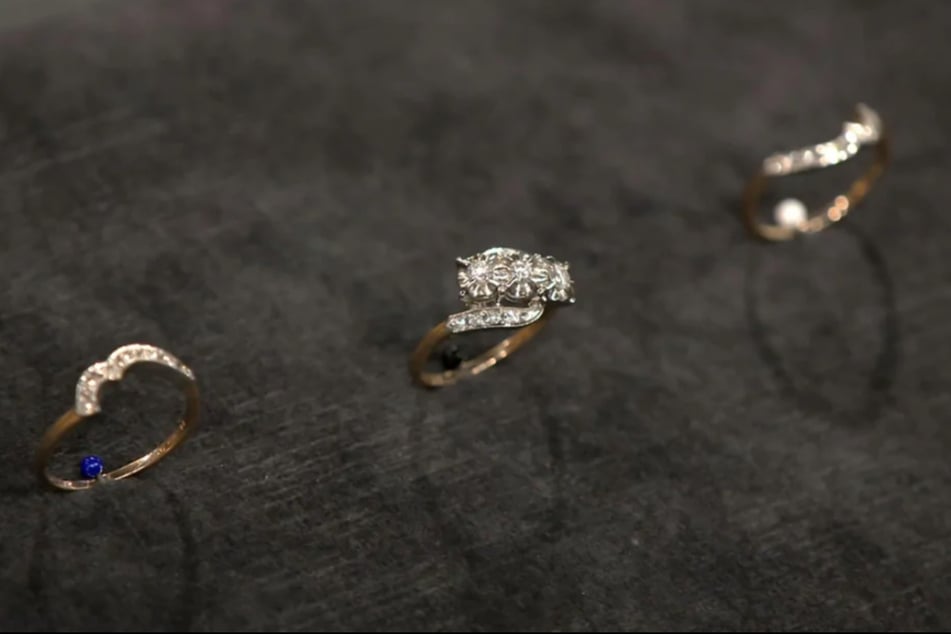 Die drei Ringe, die zusammengesetzt einen einzelnen ergeben, sollen laut Expertise bis zu 1200 Euro wert sein.