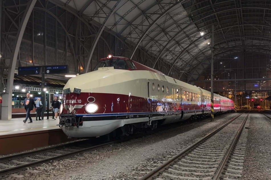 Wie zu "Vindobona"-Zeiten: Der VT 18.16 unternahm von Donnerstag bis Sonntag eine Sonderfahrt nach Prag.