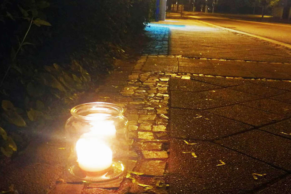 Schon kurz nach dem tödlichen Unfall wurde an der Unglücksstelle eine Kerze für den verstorbenen 40-Jährigen aufgestellt.