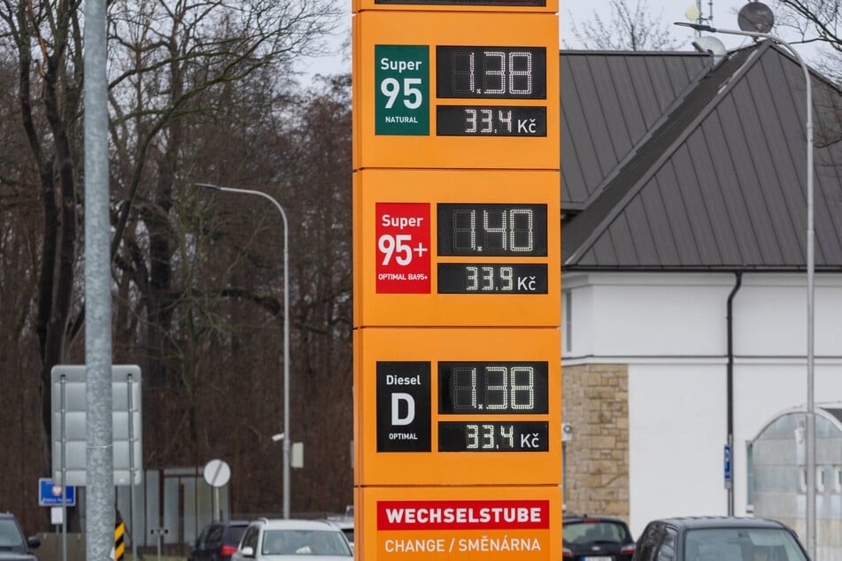 Nur 1,38 Euro für den Liter Super in Grottau (Tschechien).