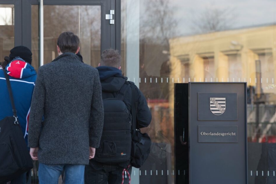 Der Prozess gegen die Terrorgruppe findet am Oberlandesgericht in Dresden statt.