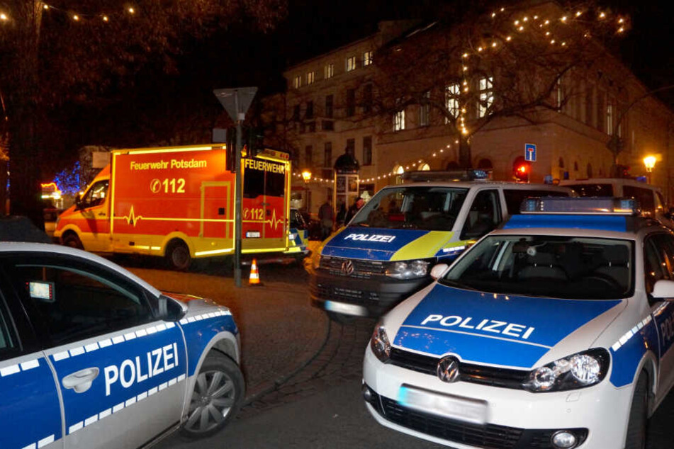 Bei dem Einsatz mussten zahlreiche Einsatzkräfte die zwei Gruppen auseinander halten. (Symbolfoto)