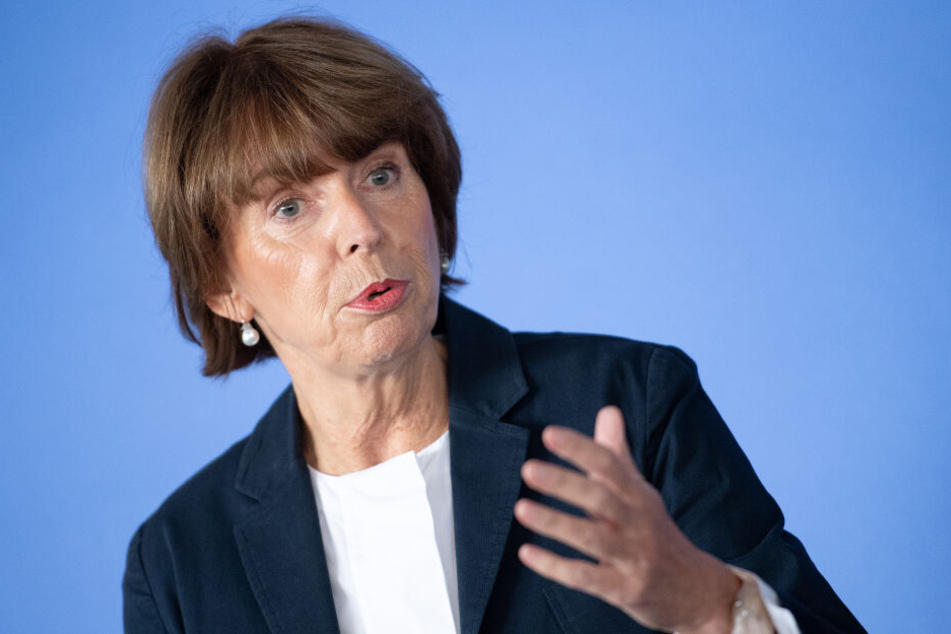 Die Kölner Oberbürgermeisterin Henriette Reker (62) setzt auf einen Luftreinhalteplan ohne Fahrverbote für Diesel.