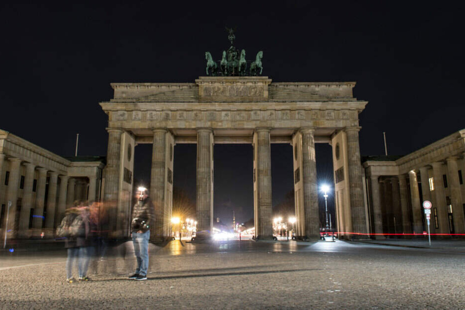 Darum Gehen In Berlin Heute Die Lichter Aus 24