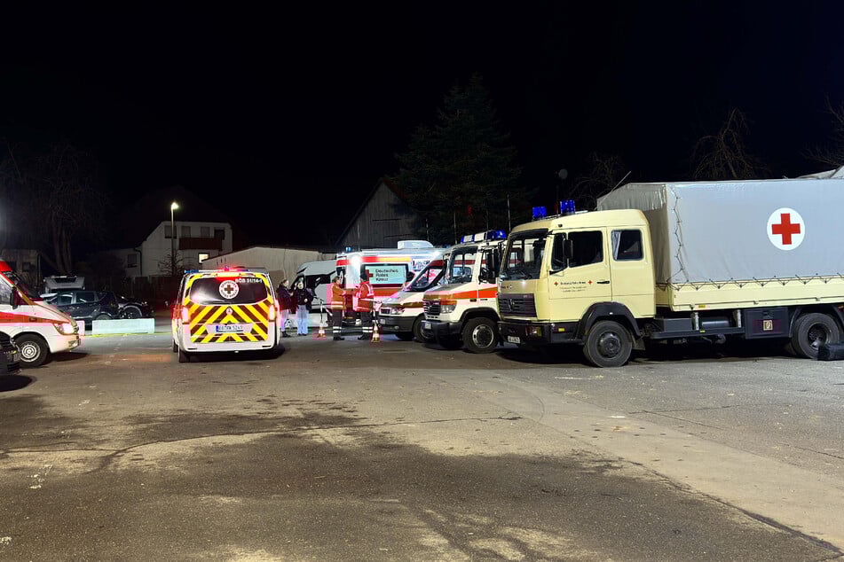 Die Einsatzkräfte suchen auf Hochtouren nach der vermissten Frau (78).