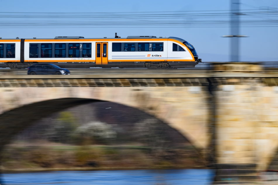 Für Reisende der Länderbahn Trilex könnte es an Neujahr knüppeldick kommen. (Symbolbild)