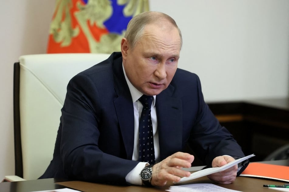 Russian President Vladimir Putin has responded to ongoing sanctions from the US with a no-go list.