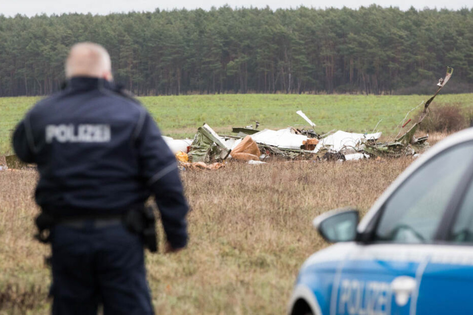 Die Polizei hat die Absturzstelle gesichert.