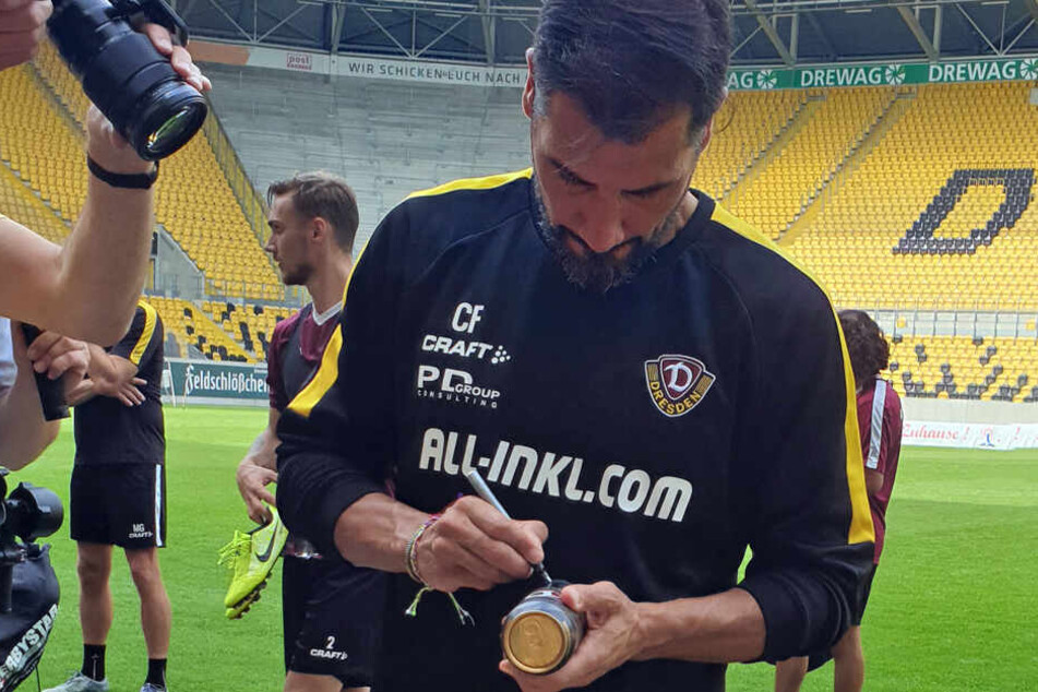 Der Höchstbietende (aller Gebote) kann sich zusätzlich auf ein echtes Unikat von Trainer Cristian Fiel freuen!