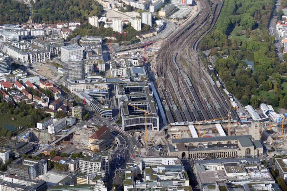 Im Zuge des Bahnprojekts "Stuttgart 21" müssen vorübergehend Gleise am Bahnhof Stuttgart-Feuerbach gesperrt werden.