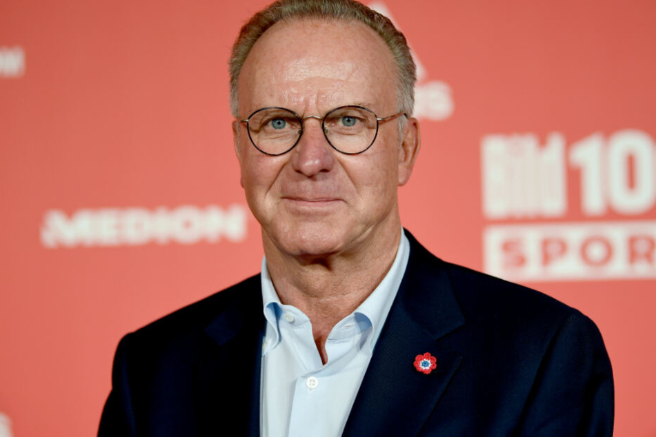 Karl-Heinz Rummenigge hat ein Jobangebot des FC Bayern München für Claudio Pizarro erneuert.