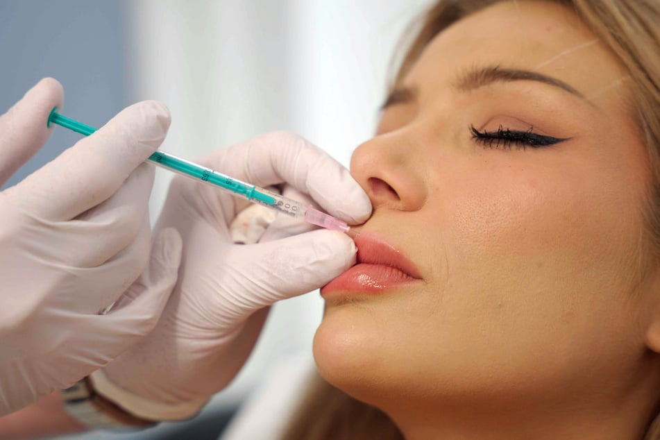 Melody Haase (32) sitzt regelmäßig beim Beauty-Doc.