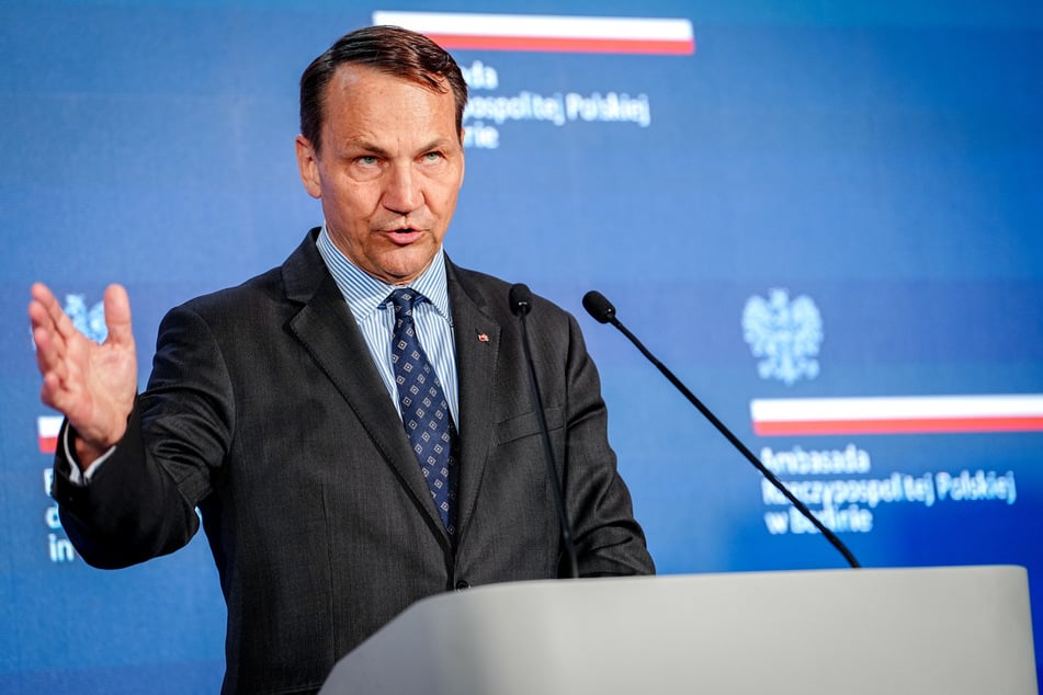 Polens Außenminister Radoslaw Sikorski (62) bezeichnete das Eindringen von russischen Drohnen in den Luftraum seines Landes als "militärischen und politischen Test" des Kremls.