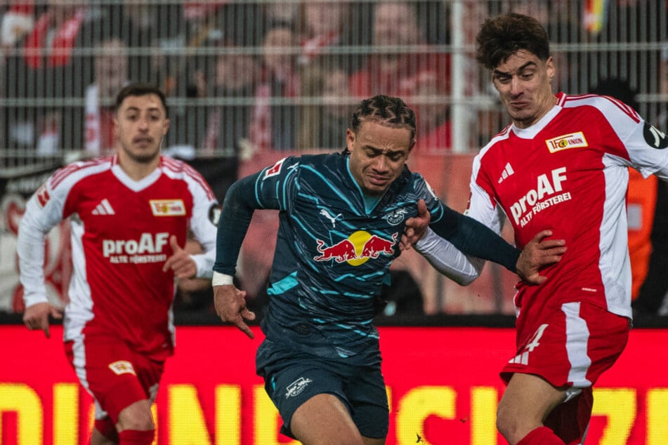 Josip Juranovic (29, l.) und Diogo Leite (26, r.) haben am Samstag im Testspiel gegen Olympiakos Piräus gefehlt. (Archivbild)