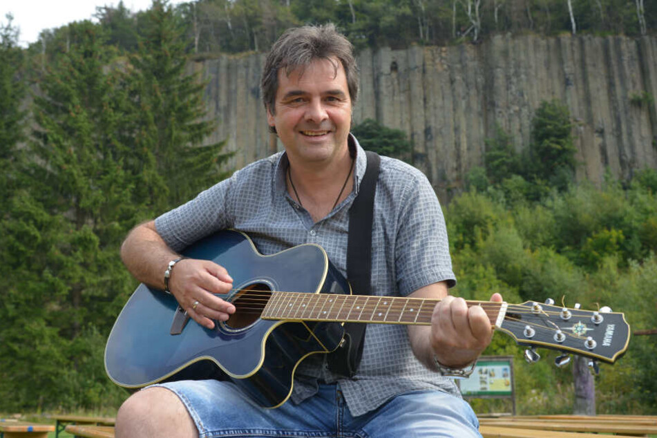 Singt an den Orgelpfeifen in Scheibenberg: Ex-"Randfichten"-Frontmann Thomas "Rups" Unger macht jetzt auf Country-Musik.