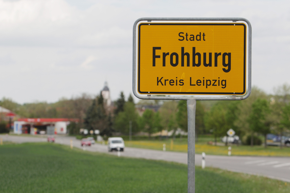 Unbekannte hinterließen mehrere verfassungswidrige Symbole in Frohburg (Landkreis Leipzig).