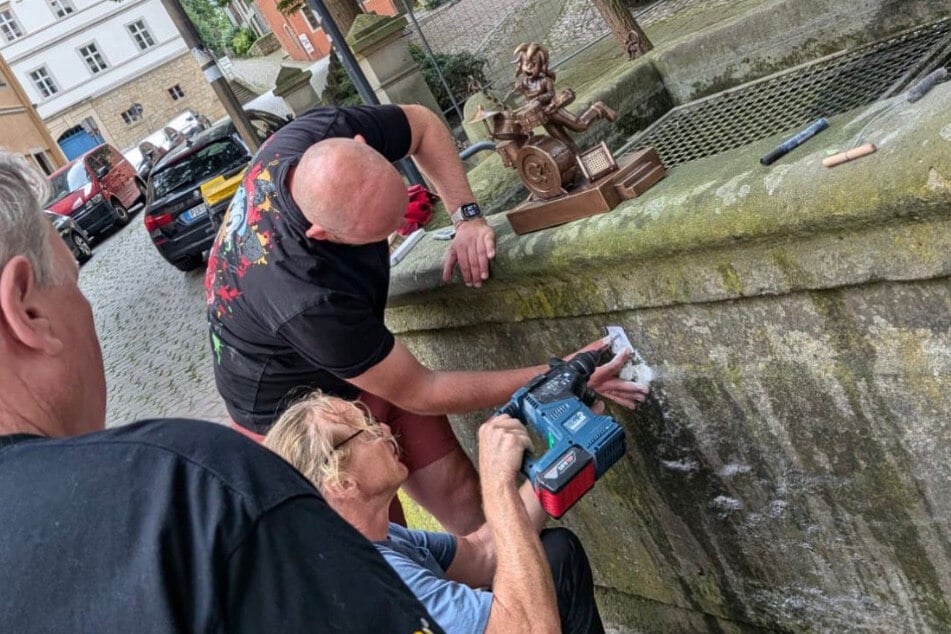 Für die Arbeiten wurde in den Brunnen gebohrt.