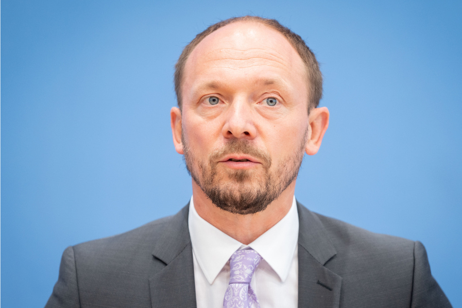 Marco Wanderwitz (45, CDU) macht sich Sorgen wegen steigender Corona-Zahlen im Osten der Bundesrepublik - auch vor dem Hintergrund des Sommerferien-Endes.
