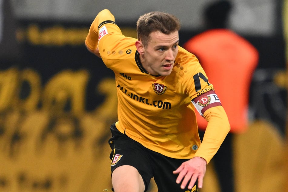 Wieder fit: Niklas Hauptmann (29) wird am Samstag seinen Mannen in Gelsenkirchen auf den Rasen führen.