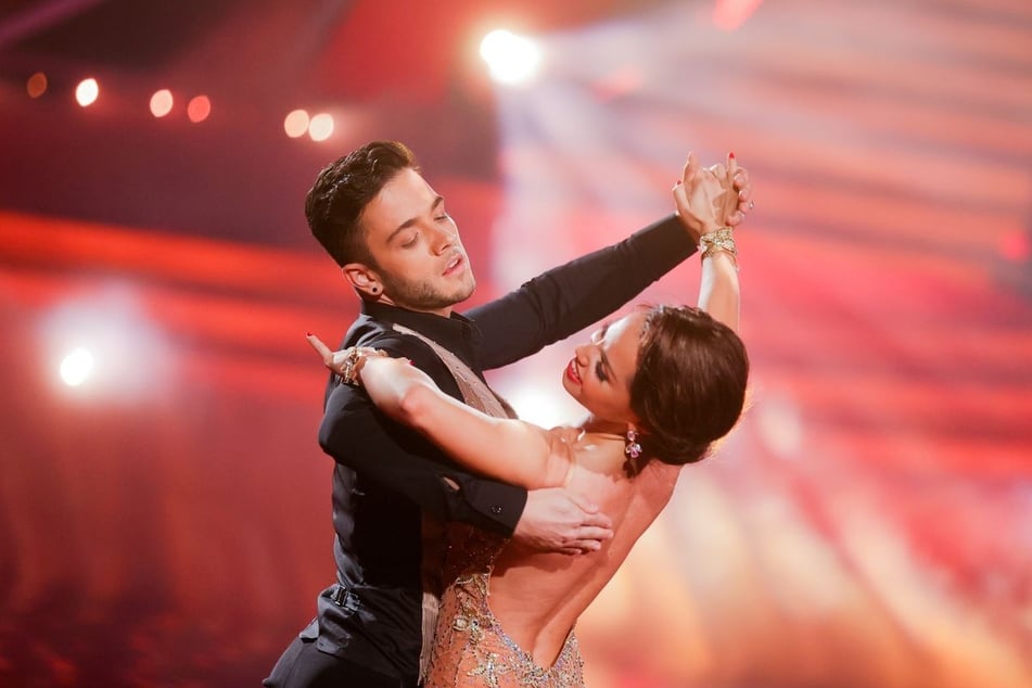 Die Eltern einer einjährigen Tochter lernten sich 2020 im Rahmen der RTL-Tanzshow "Let's Dance" kennen und lieben.