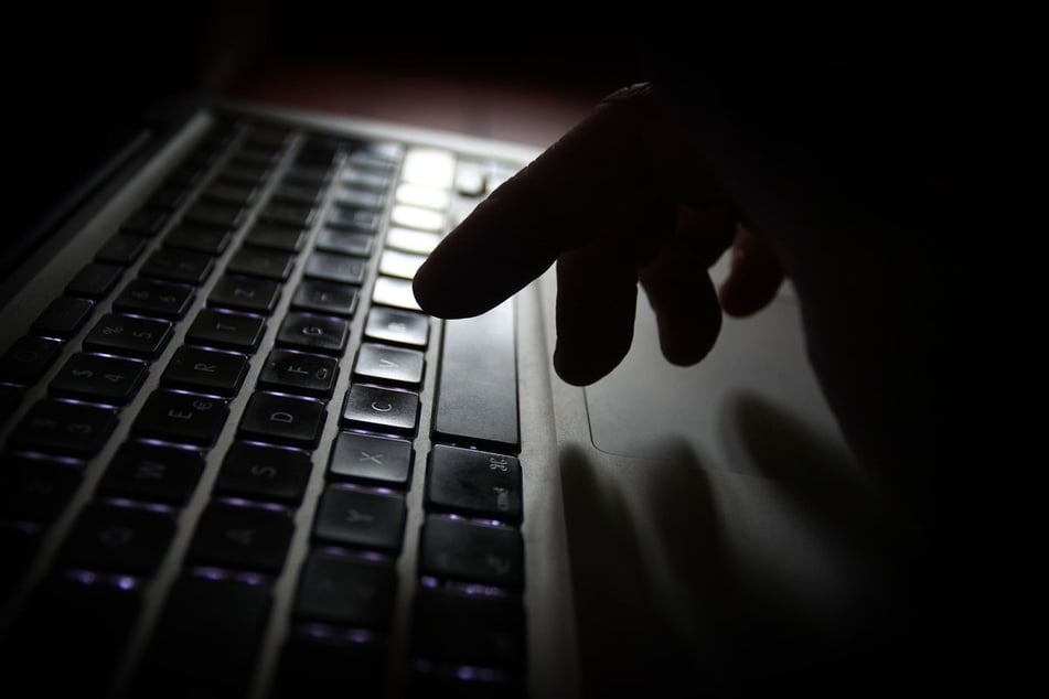 Der Mann (33) gab sich im Internet als ein Jugendlicher aus. (Symbolfoto)
