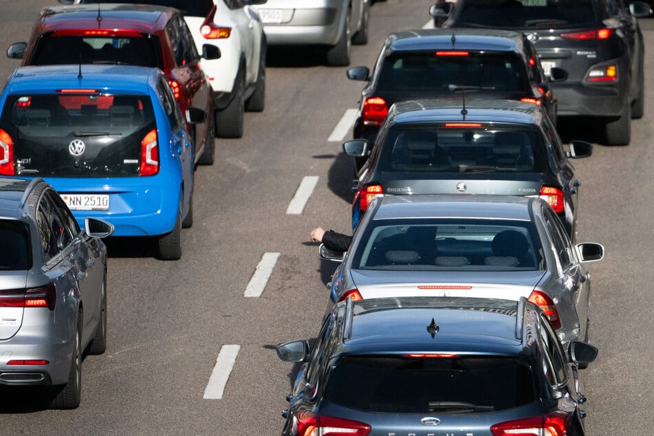 Autofahrer mussten auf der A2 Höhe Hamm erstmal ausharren. (Symbolbild)