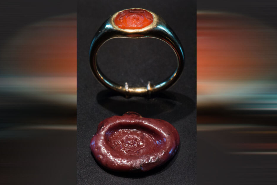 Das Original: der Siegelring von Martin Luther. Als Replik bei Juwelier Leicht für 2500 Euro zu haben.