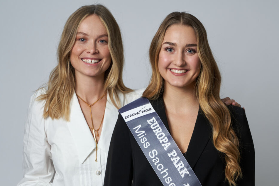 Die aktuelle Miss Germany Nadine Berneis (29) überreichte ihrer Namensvetterin die offizielle Schärpe. Im Februar steht die Wahl zur nächsten Miss Germany im Europapark Rust an.